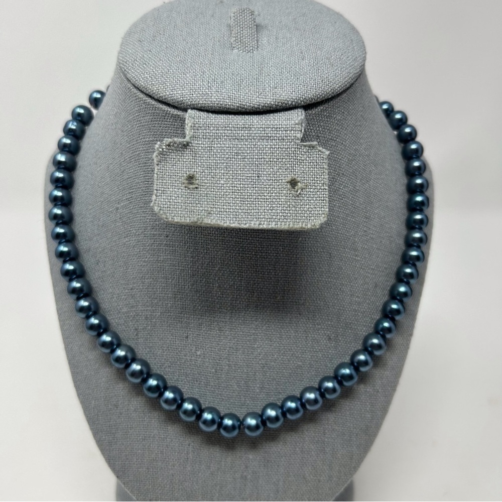 Metallic Blue Faux Pearl Short Necklace 18" Classic Adjustable Silver Tone Chain